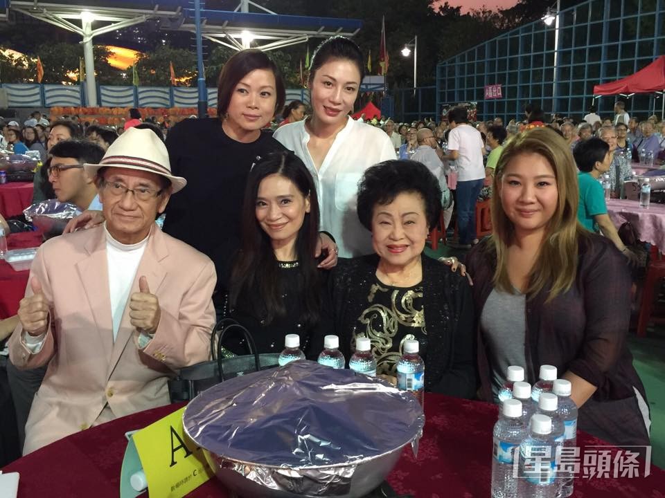 2015年譚倩紅丈夫病逝，她痛失結婚53年的老伴，用了整整一年才走出傷痛。
