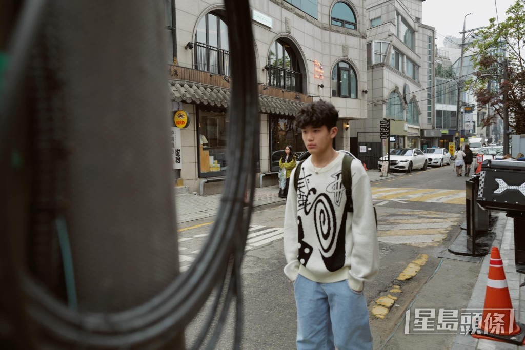 Joe打扮時尚。