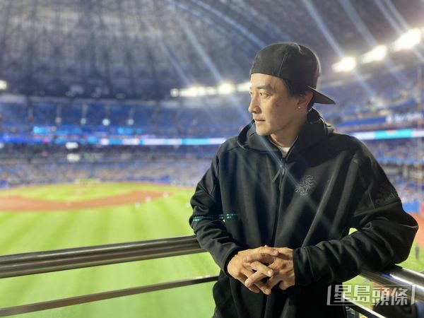 杜挺豪在加拿大工作瓣數多，當中包括出任加拿大中文電台DJ。