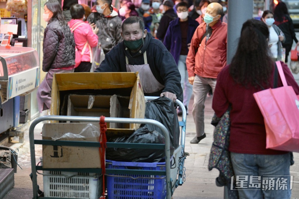 江玉欢认为应继续支援基层及低收入人士等有需要者。