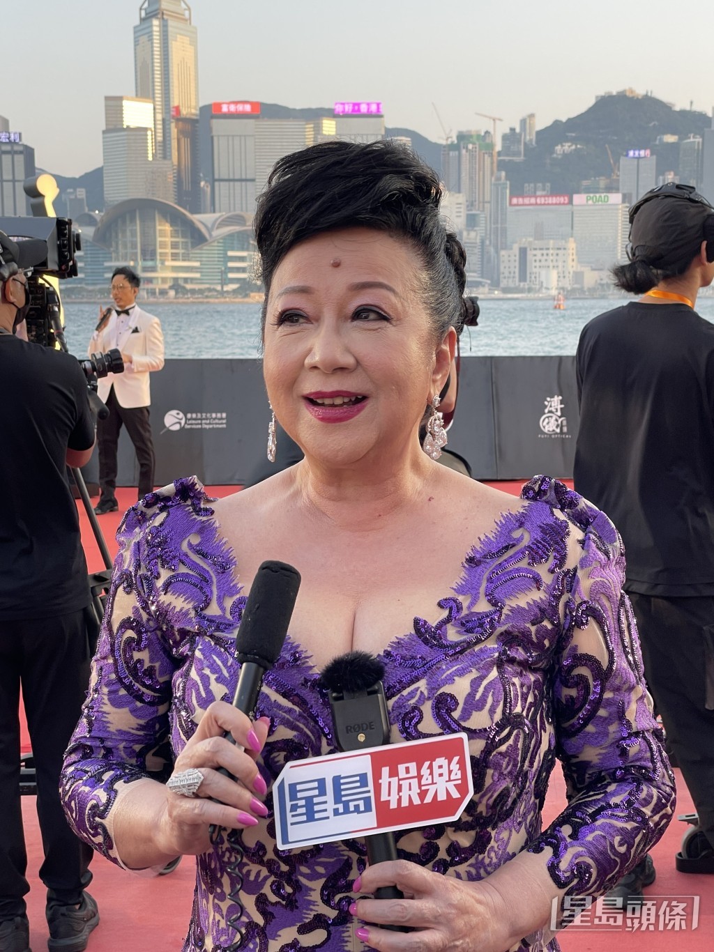薛家燕大讚胡楓好叻仔。