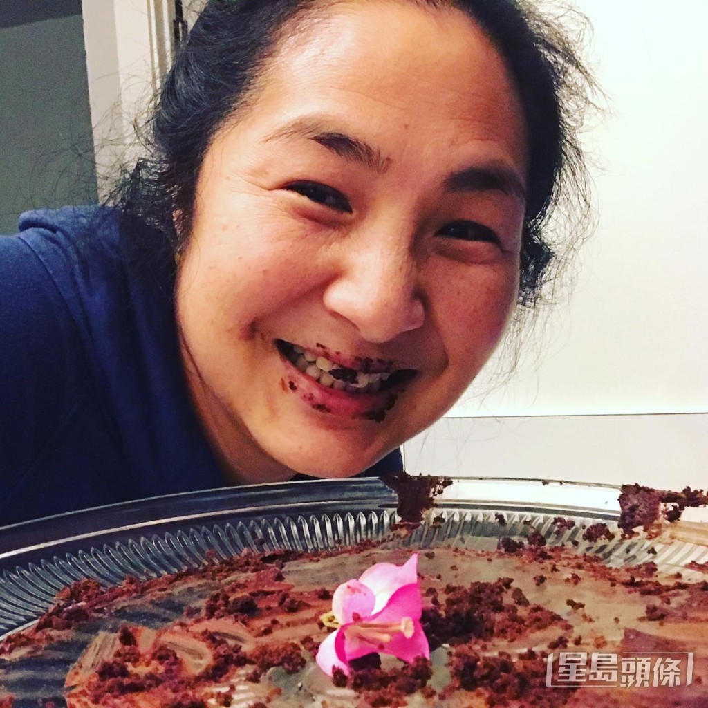 原和珍跟鄭佩佩非常似樣。