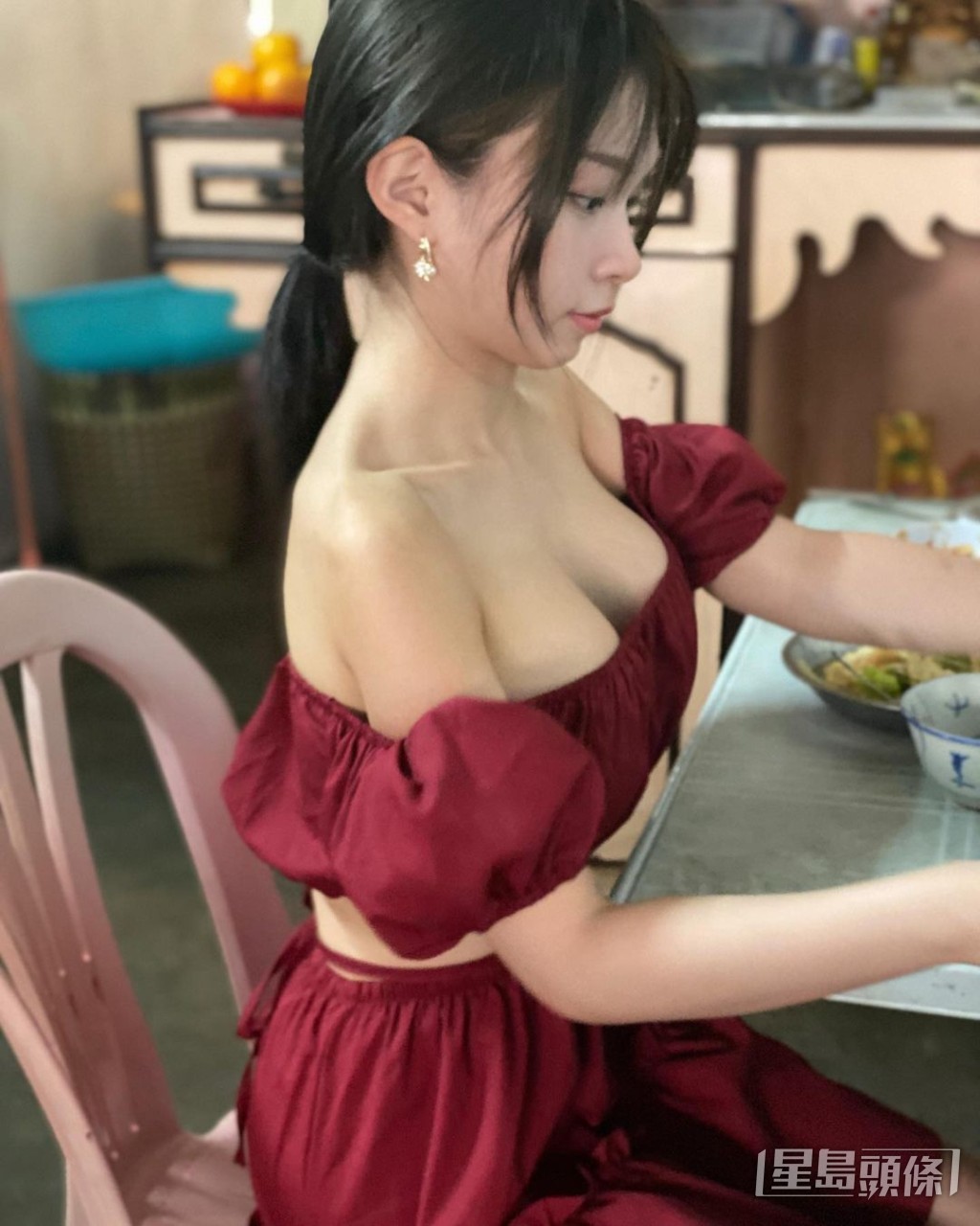 擁有魔鬼身材的瑋兒在IG有近50萬粉絲，人氣極高。