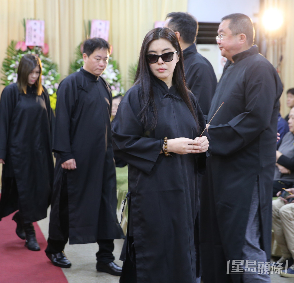 2016年王祖賢在台灣出席父親的喪禮。