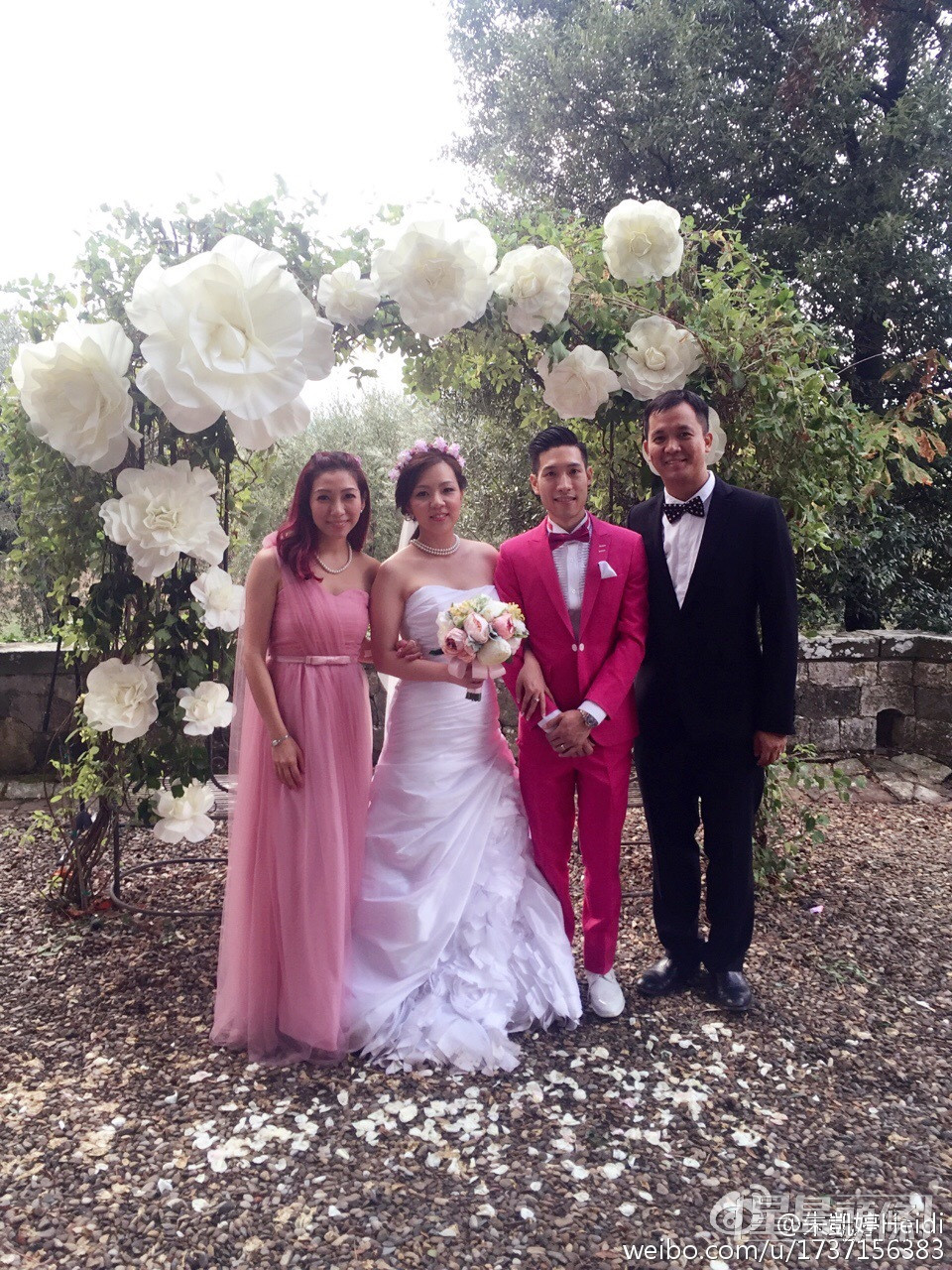 戚黛黛2016年與機師老公Calvin Yeung結婚。