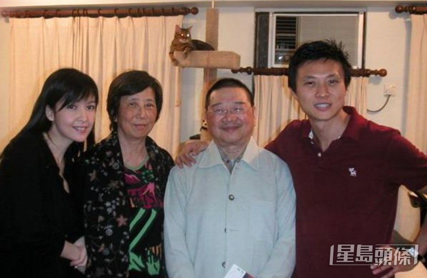 倪匡曾交代身上大大小小毛病有十幾種，折磨了他廿幾三十年，而皮膚病問題亦有十幾年，透露腿部的腫瘤有一巴掌咁大，情況不樂觀：「潰爛了又發炎，醫生當作濕疹來醫，搽了一些藥膏，感覺又好了一點。」