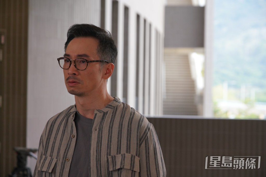 陳豪在劇中飾演大學教授。