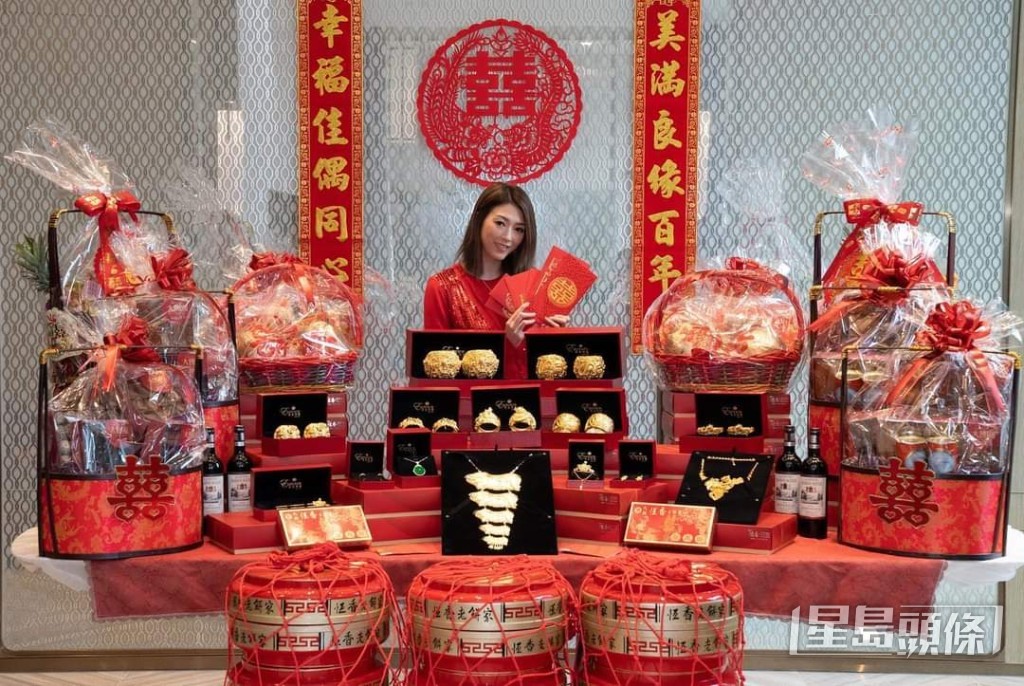 過完大禮後,陳家樂、連詩雅嘅喜帖已陸續送出。