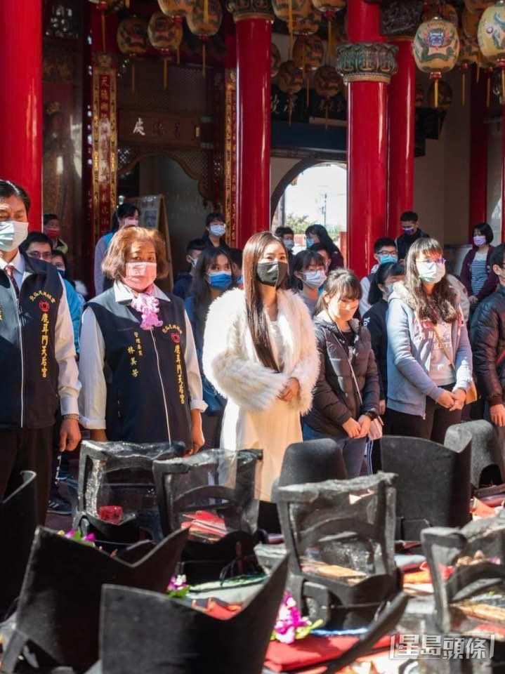 林甄馨同時也擔任「神明翻譯官」。