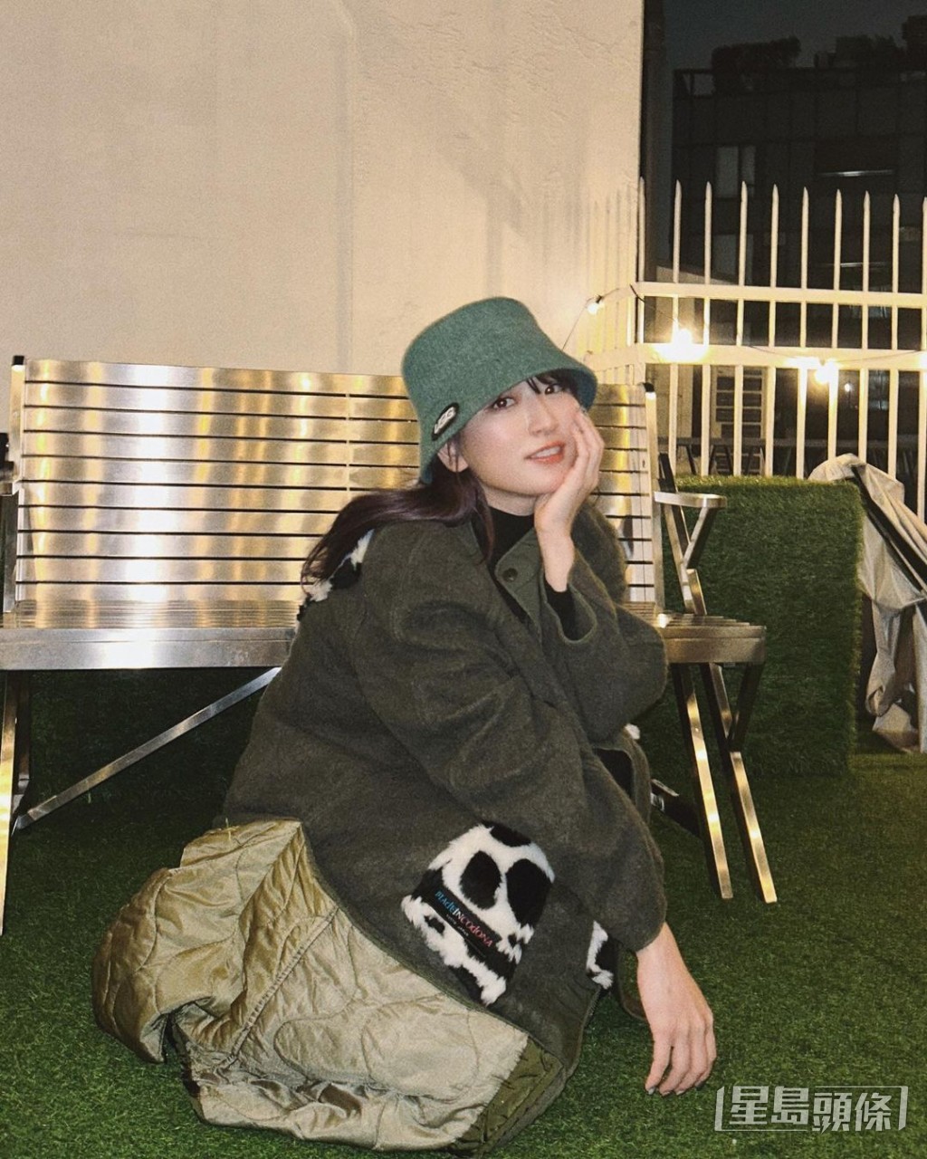 雖然Nico無視該名問男子,但對方仍一直走近,突然用力抓住了她的右邊胸部。