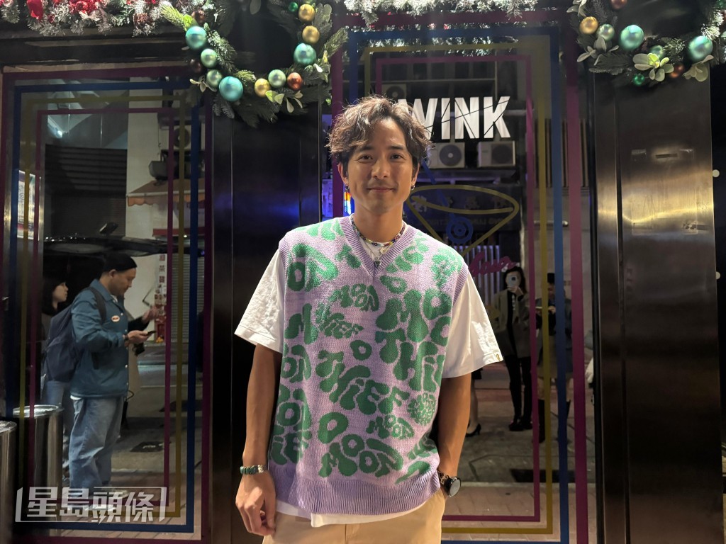Alex在酒吧活動分享有關愛滋病(HIV)資訊。 Alex在酒吧活動分享有關愛滋病(HIV)資訊。