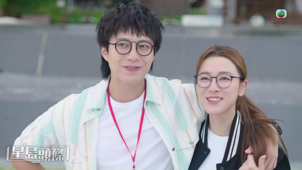 在《新聞女王2》中坤哥飾演攝影師，演技獲得好評。