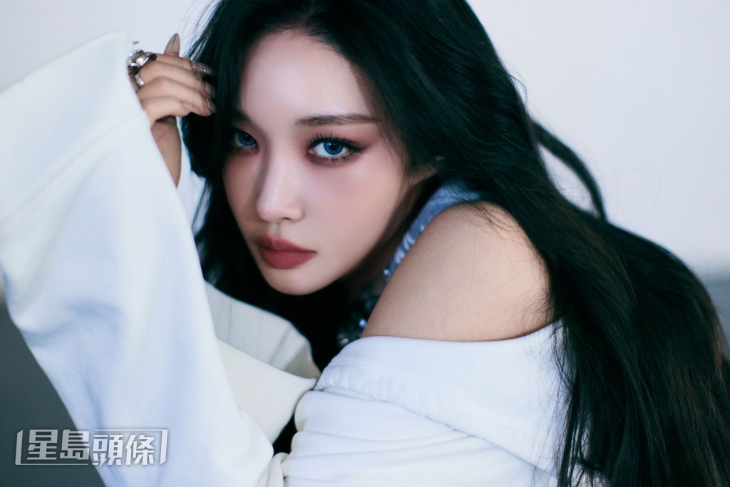 CHUNG HA(請夏) CHUNG HA(請夏)