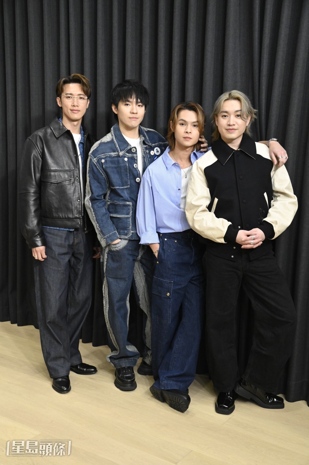 Jer、Tiger、Stanley及Ian化身主持人,拍攝節目《四鏡大暴走》。 Jer、Tiger、Stanley及Ian化身主持人,拍攝節目《四鏡大暴走》。