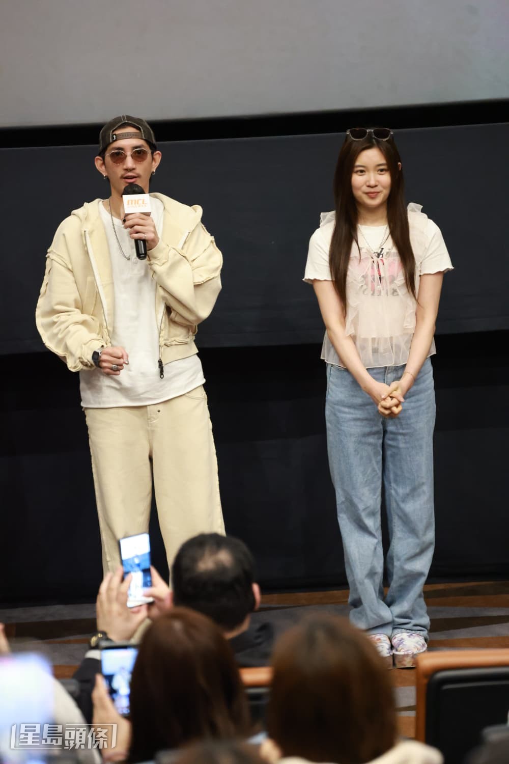 Lokman和COLLAR成員Candy在賀歲片《金多寶》中演年輕版的李尚正和楊詩敏。 Lokman和COLLAR成員Candy在賀歲片《金多寶》中演年輕版的李尚正和楊詩敏。