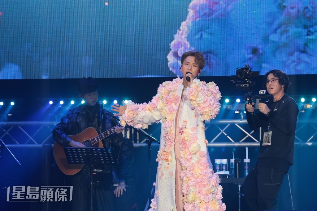 吉吉指今日得到的一切,令他覺得一直以來的堅持也是值得。 吉吉指今日得到的一切,令他覺得一直以來的堅持也是值得。