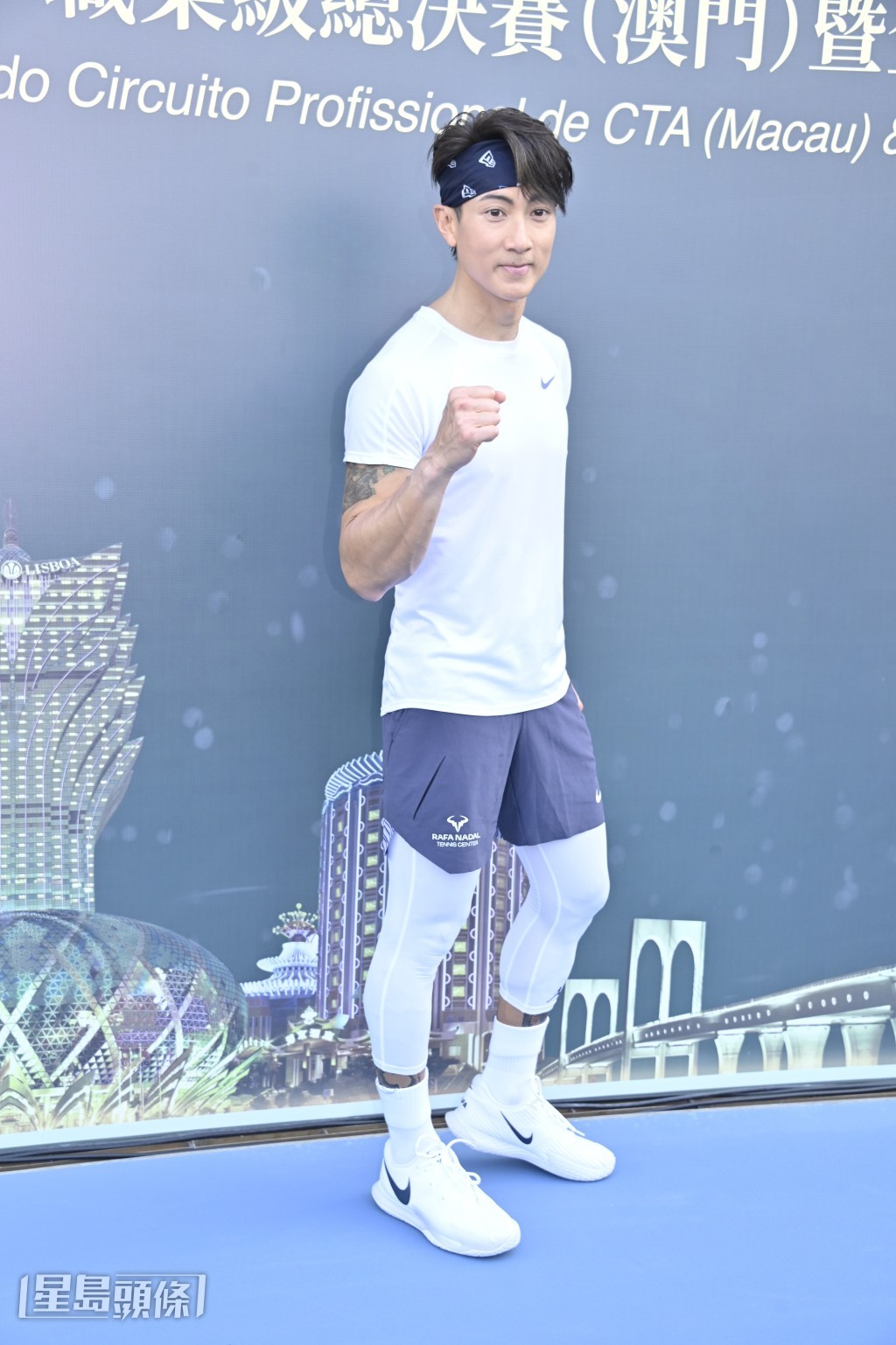 提到吳尊10月生日來港慶祝,他表示因子女參與學校旅行,所以跟太太來港拍拖和見朋友。 提到吳尊10月生日來港慶祝,他表示因子女參與學校旅行,所以跟太太來港拍拖和見朋友。