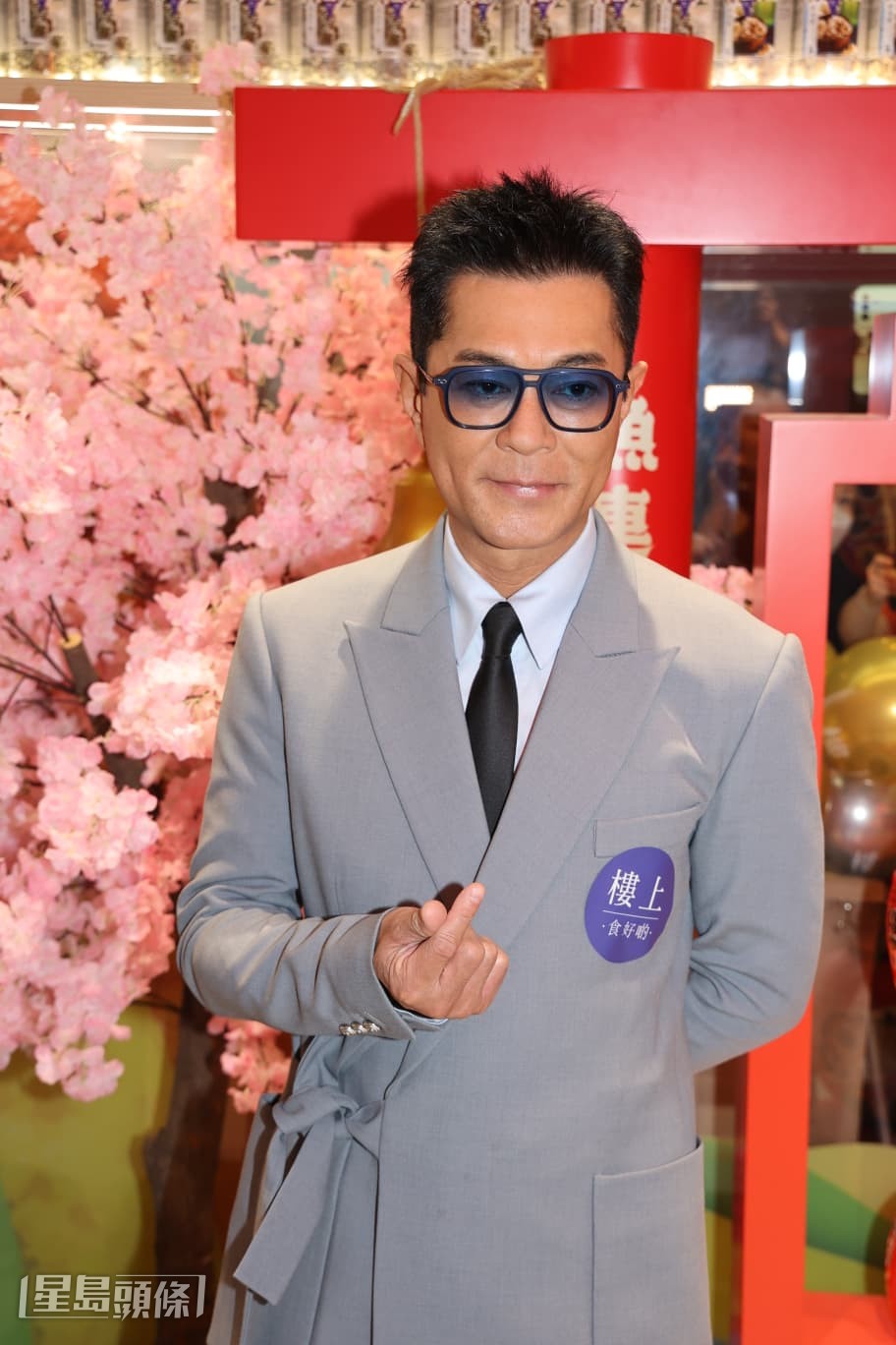 4月7日電視劇《尋秦記》播映大結局,古仔透露一眾演員原班人馬齊齊睇直播,並跟現場觀眾玩遊戲又會派禮物。 4月7日電視劇《尋秦記》播映大結局,古仔透露一眾演員原班人馬齊齊睇直播,並跟現場觀眾玩遊戲又會派禮物。