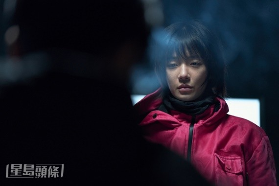 朴圭瑛在劇集《魷魚遊戲2》的狙擊手「姜霞」角色令人印象深刻。 朴圭瑛在劇集《魷魚遊戲2》的狙擊手「姜霞」角色令人印象深刻。