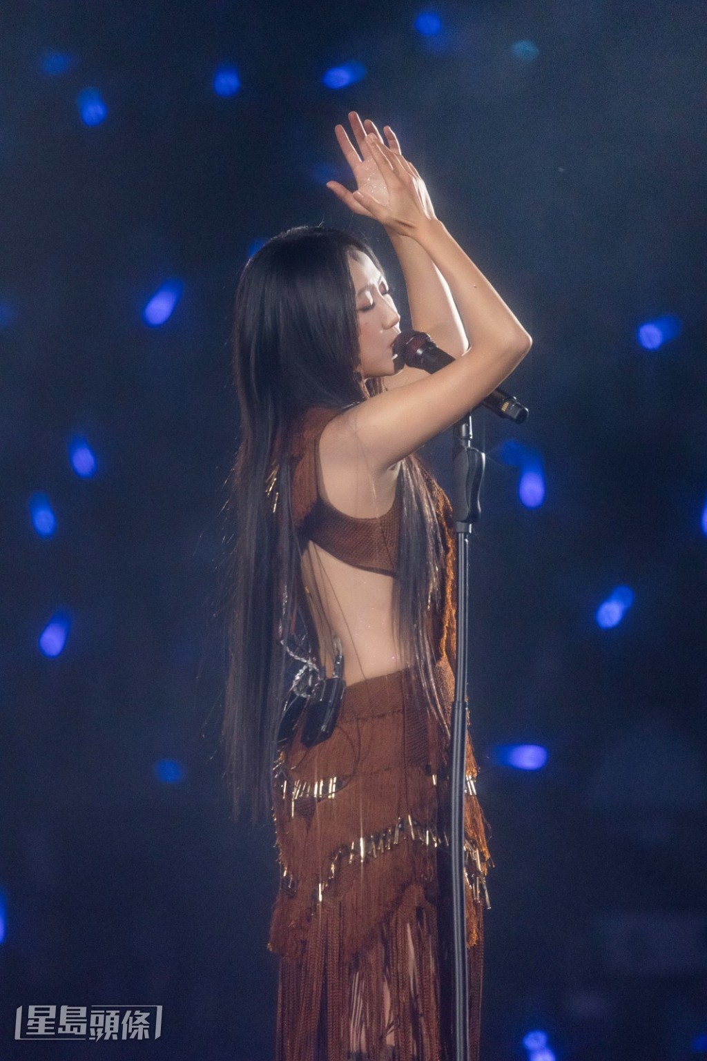 出道10年、交出9張專輯、超過170首作品，曲詞幾乎全部一手包辦。