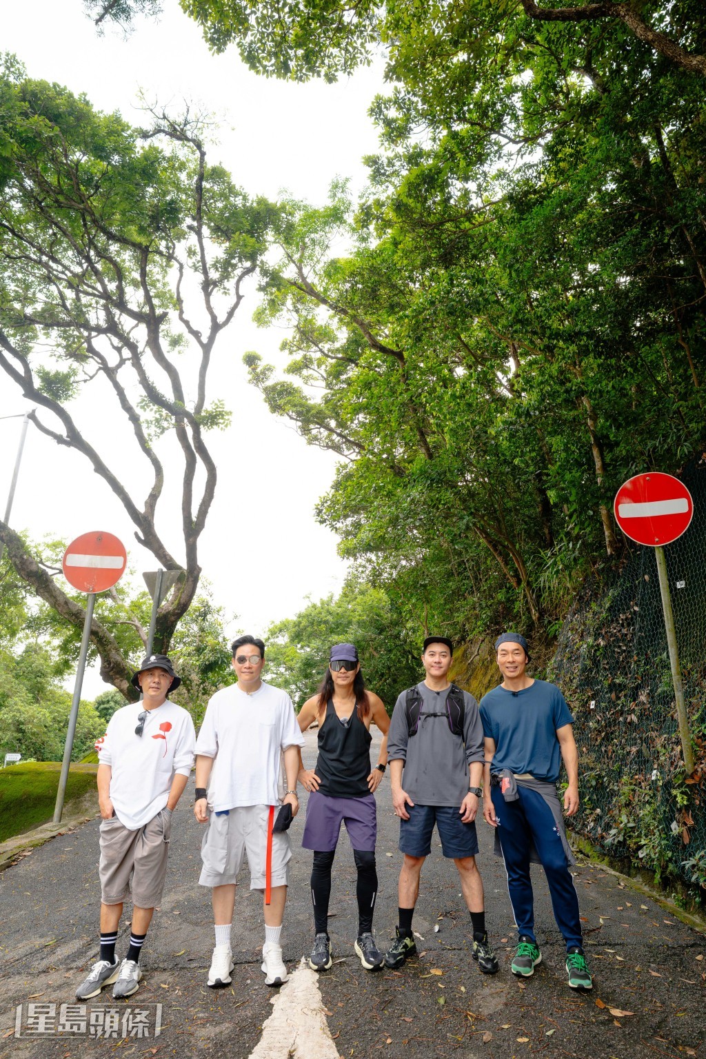 相識超過30年的四子老友鬼鬼,Dicky感歎說疫情後發現,能約出來吃頓飯已經很滿足。 相識超過30年的四子老友鬼鬼,Dicky感歎說疫情後發現,能約出來吃頓飯已經很滿足。
