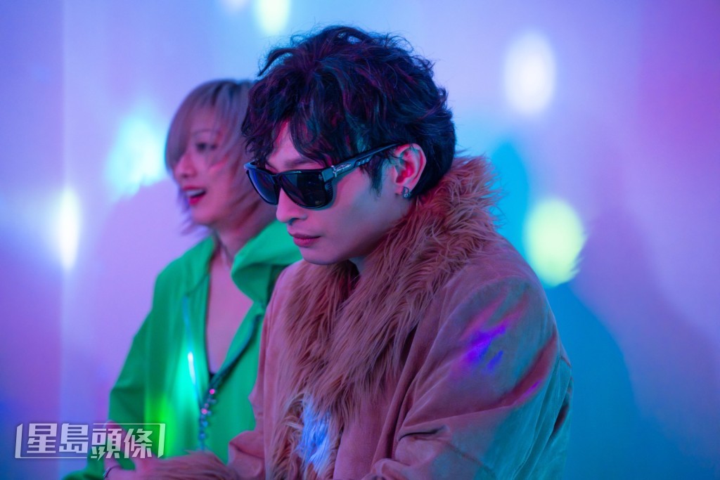 鄭秀文率17演員重錄《星秀傳說》炮製 Disco版MV