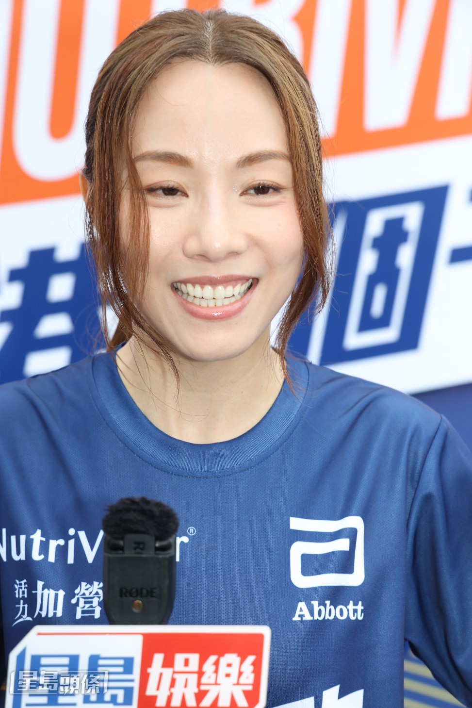 Stephy表示與Kary早已協定不會互送禮物免卻大家懶惰研究送禮物的煩惱。 Stephy表示與Kary早已協定不會互送禮物免卻大家懶惰研究送禮物的煩惱。