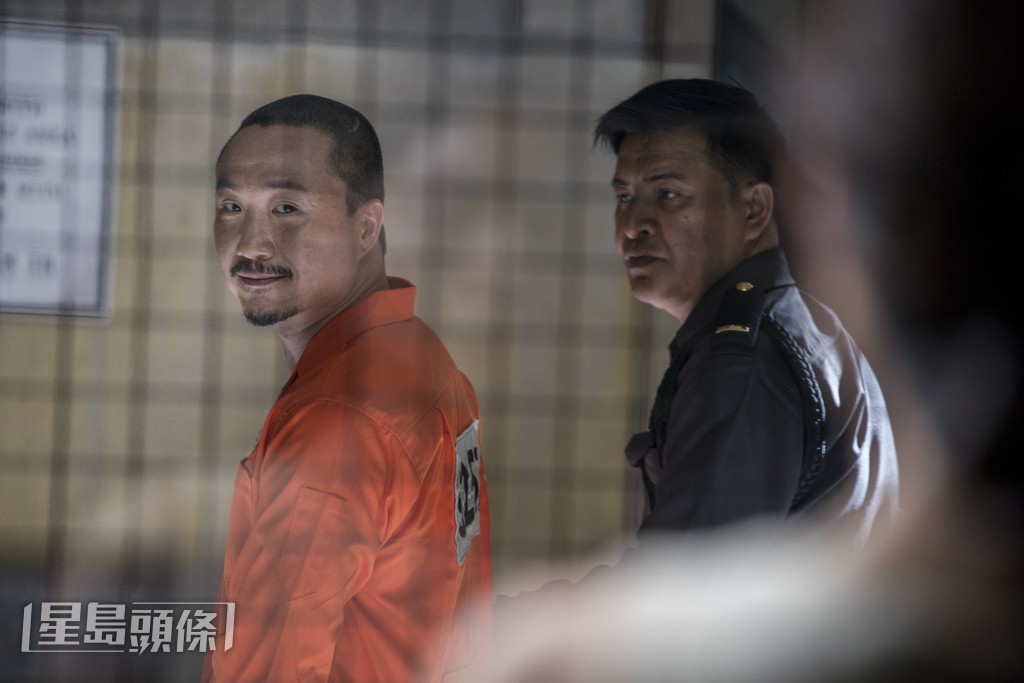 對於右腳踭骨裂,鄭中基坦言好唔忿氣。 對於右腳踭骨裂,鄭中基坦言好唔忿氣。
