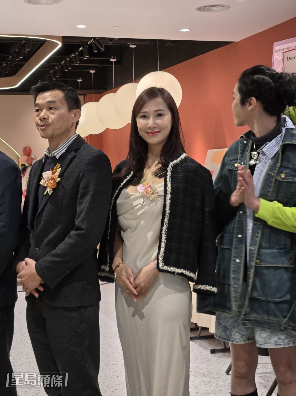 因為有利事業。 因為有利事業。