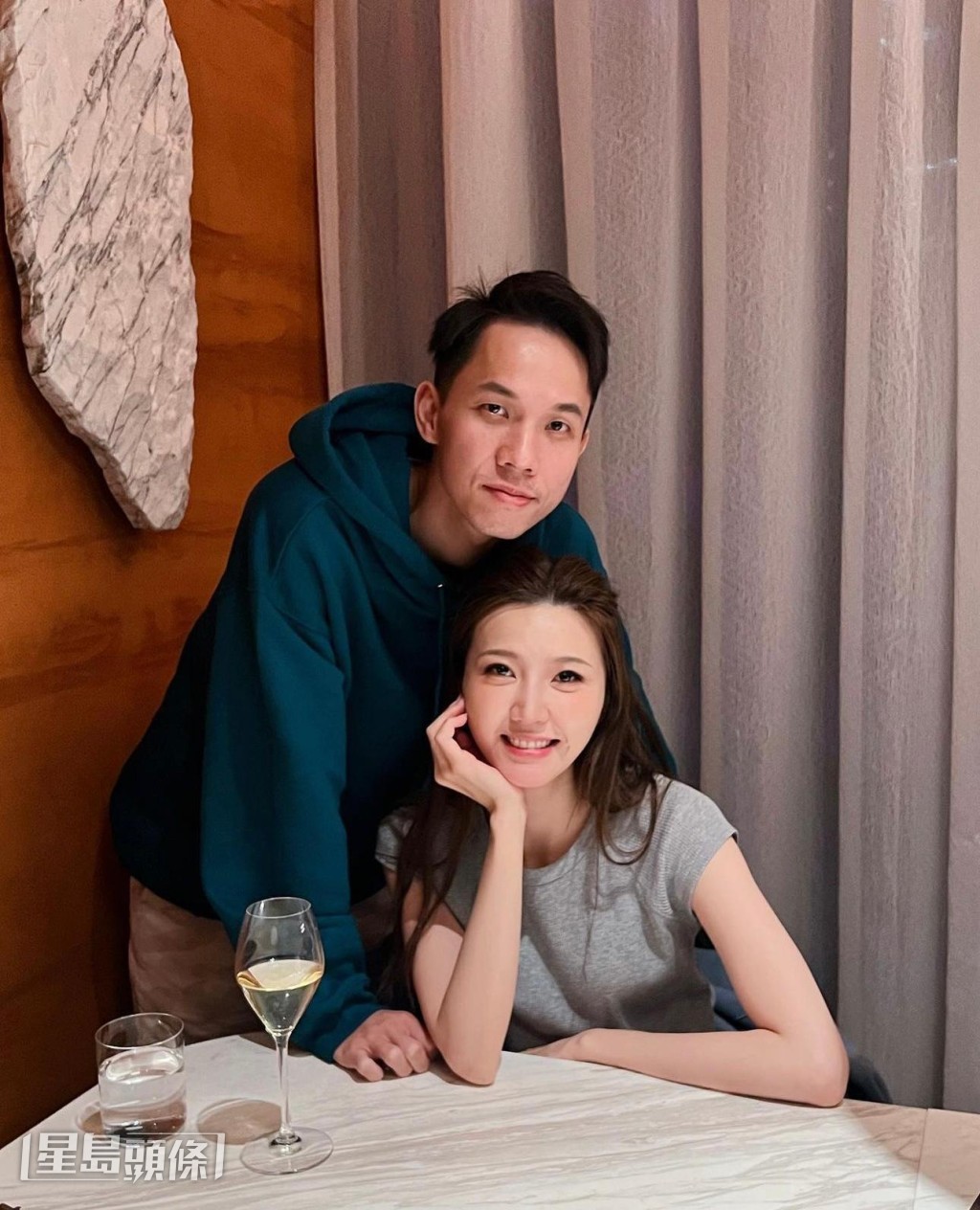 Jinny叫老公不要帶麻煩俾老婆。 Jinny叫老公不要帶麻煩俾老婆。