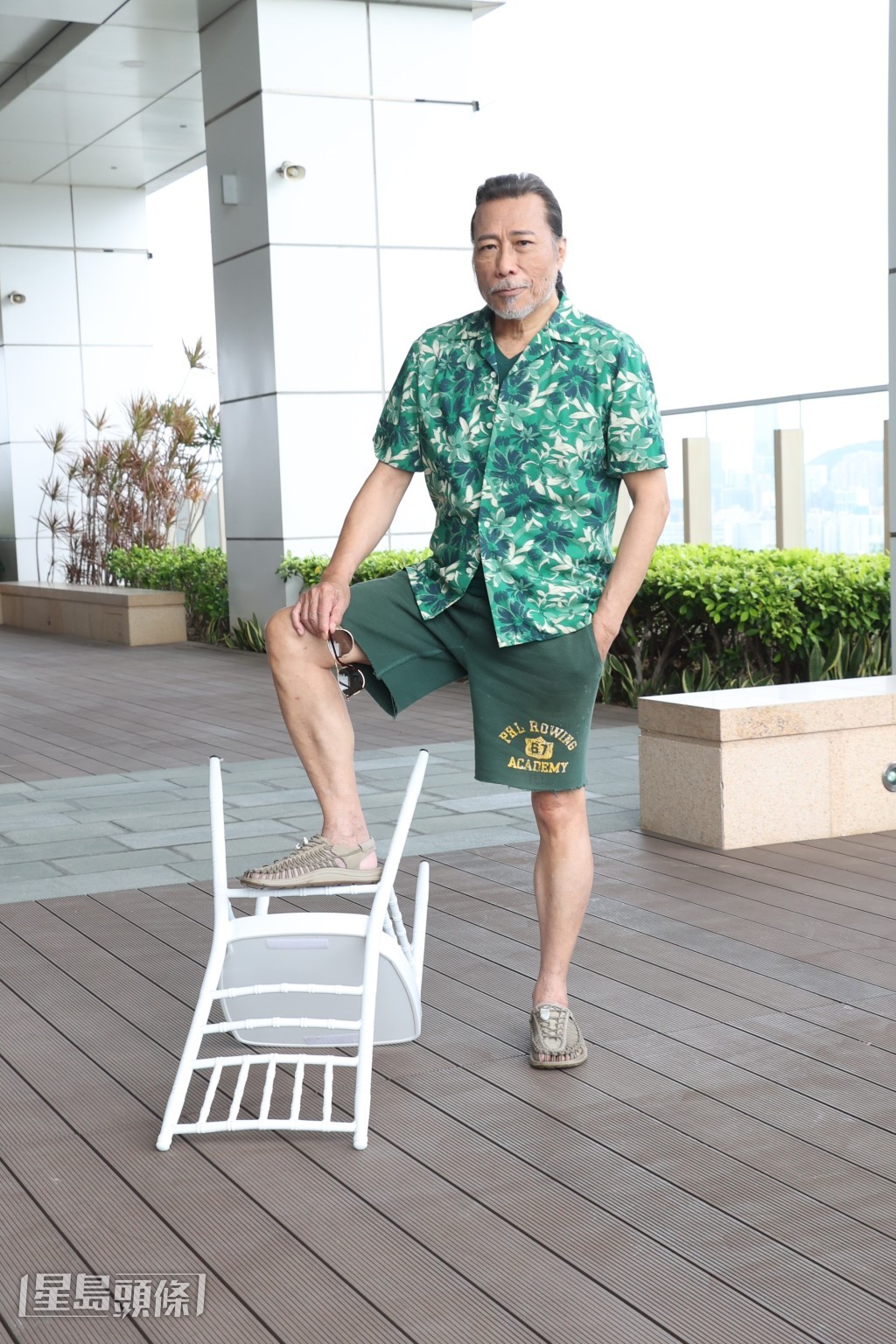 夏韶聲特別與回港的甄妮見面,透露對方是發掘他入行的「老闆」。 夏韶聲特別與回港的甄妮見面,透露對方是發掘他入行的「老闆」。