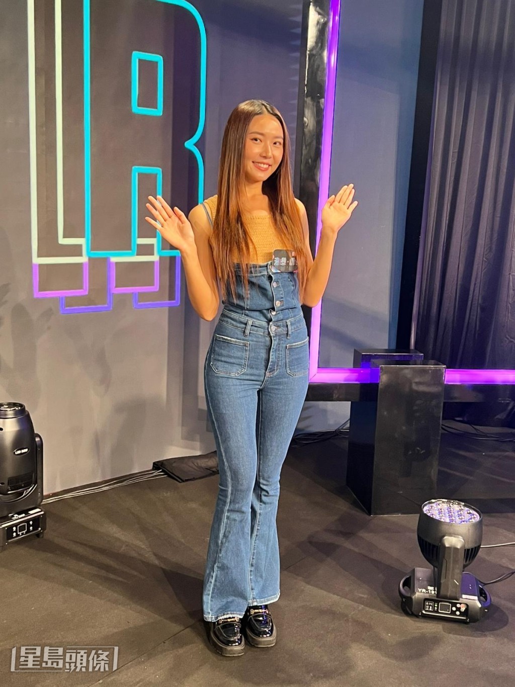 早前與「中年好聲音」一起拍攝賀年歌，對於被指靠邊站，Joey表示是自己要求。