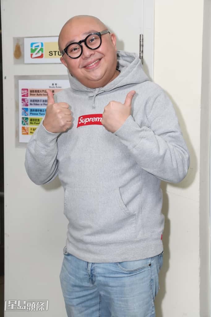 談到容祖兒對擇偶可有要求,Bob笑指容祖兒沒有特別要求。 談到容祖兒對擇偶可有要求,Bob笑指容祖兒沒有特別要求。