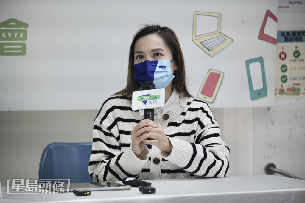 Candy指疫情期间买了平板电脑给儿子上网课,当儿子接触网络游戏后一度上瘾。陈浩元摄 Candy指疫情期间买了平板电脑给儿子上网课,当儿子接触网络游戏后一度上瘾。陈浩元摄