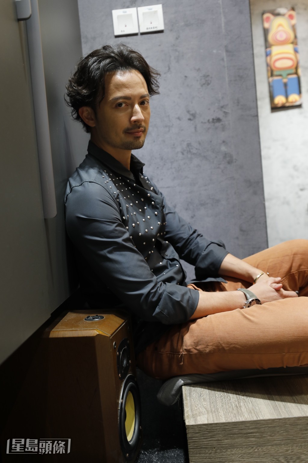 Ronny希望演員和樂手兩方面平衡發展。 Ronny希望演員和樂手兩方面平衡發展。