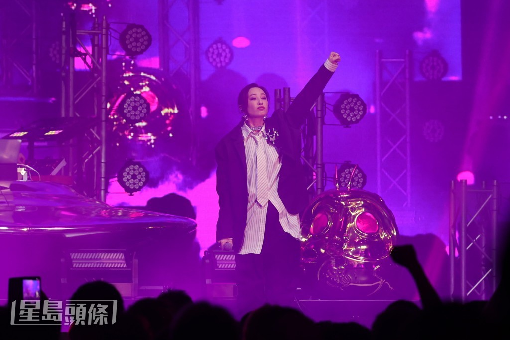 女兒梁浸浸也有來捧場。 女兒梁浸浸也有來捧場。