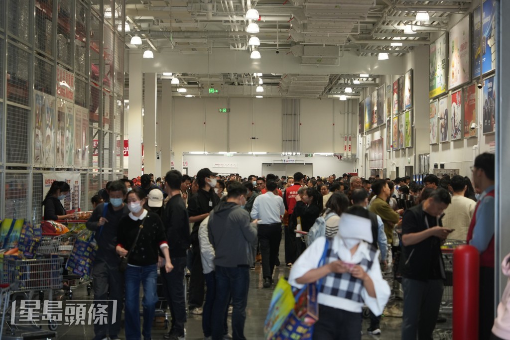 市民收穫豐碩。吳艷玲攝