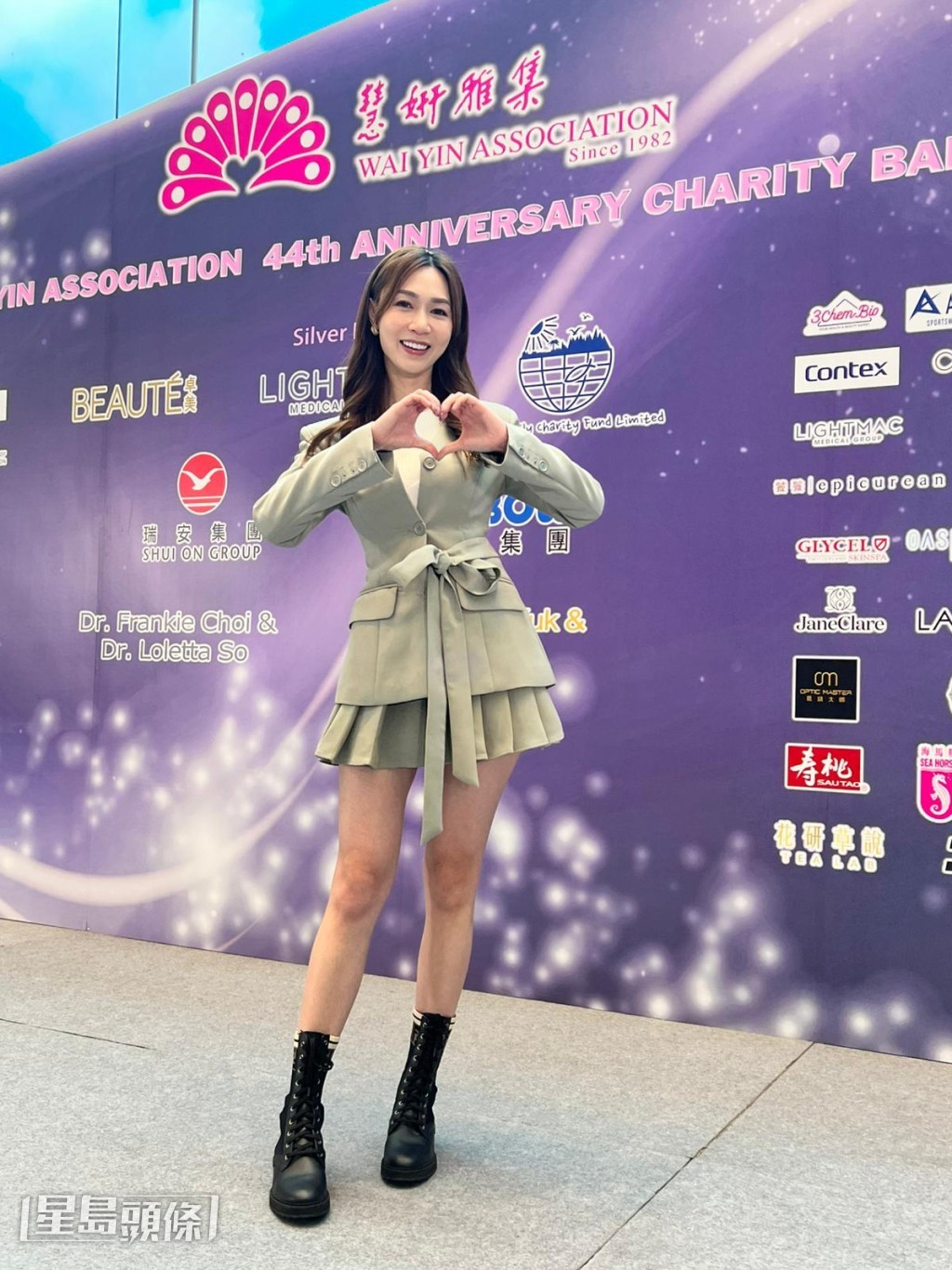 问到她会否担心“嫁唔出”？她充满自信地说：“咁又唔惊嘅，对自己有信心，只是时候未到。”