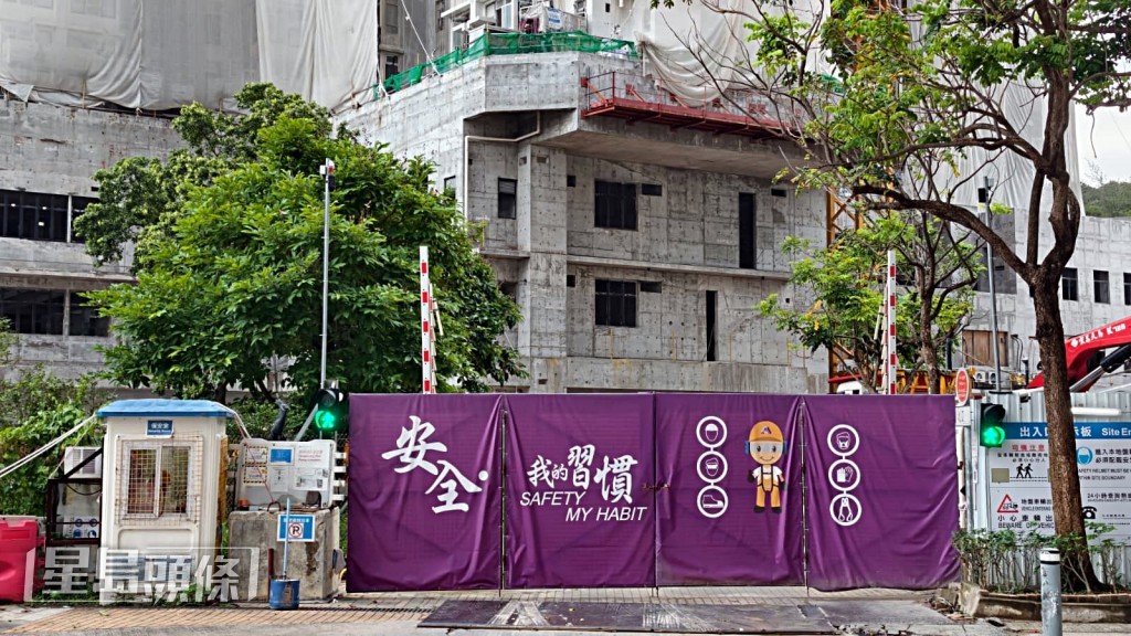 男事主報稱遇襲受傷。黃文威攝 男事主報稱遇襲受傷。黃文威攝