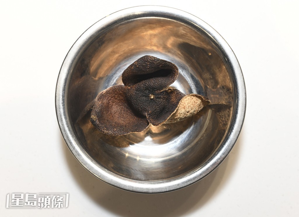 加入陳皮醃鵝肉，增加甘香。