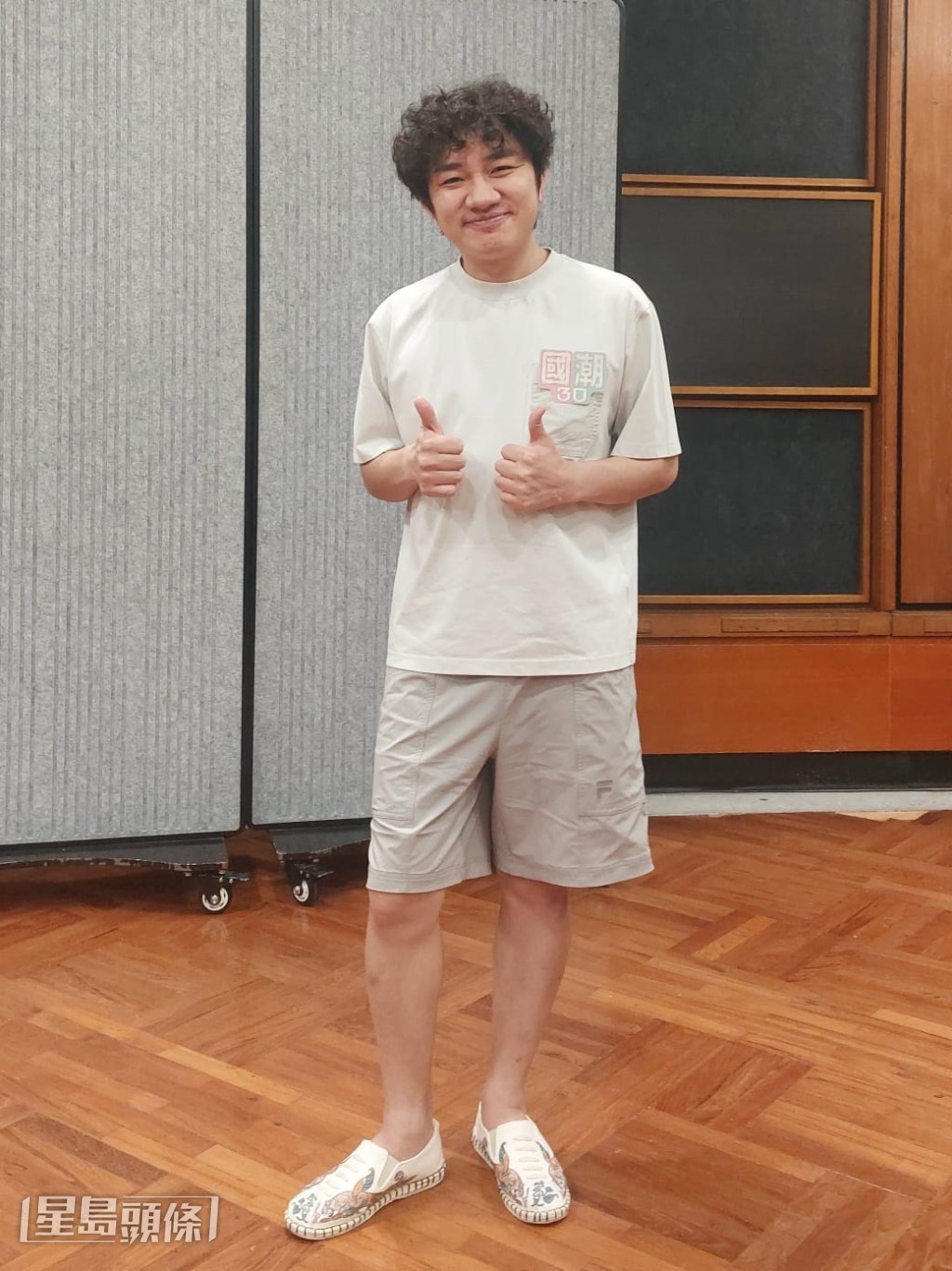 提到早前妹妹出嫁,王祖藍笑言喊到死,因為長兄為父,好似完成一個心願。 提到早前妹妹出嫁,王祖藍笑言喊到死,因為長兄為父,好似完成一個心願。