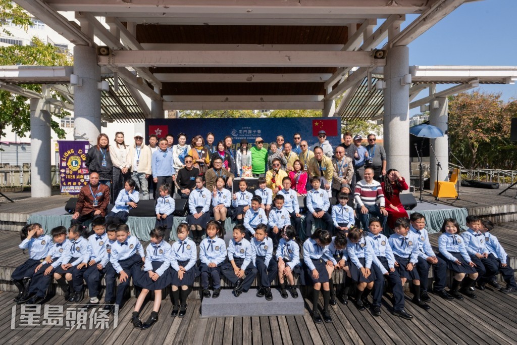 更有來自惠州聽障兒童組成的合唱團，為長者們送上誠摯祝福與精彩表演。