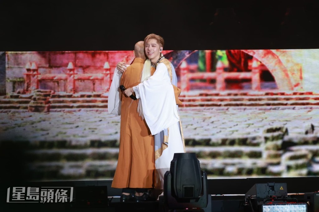 兩位好好感情！