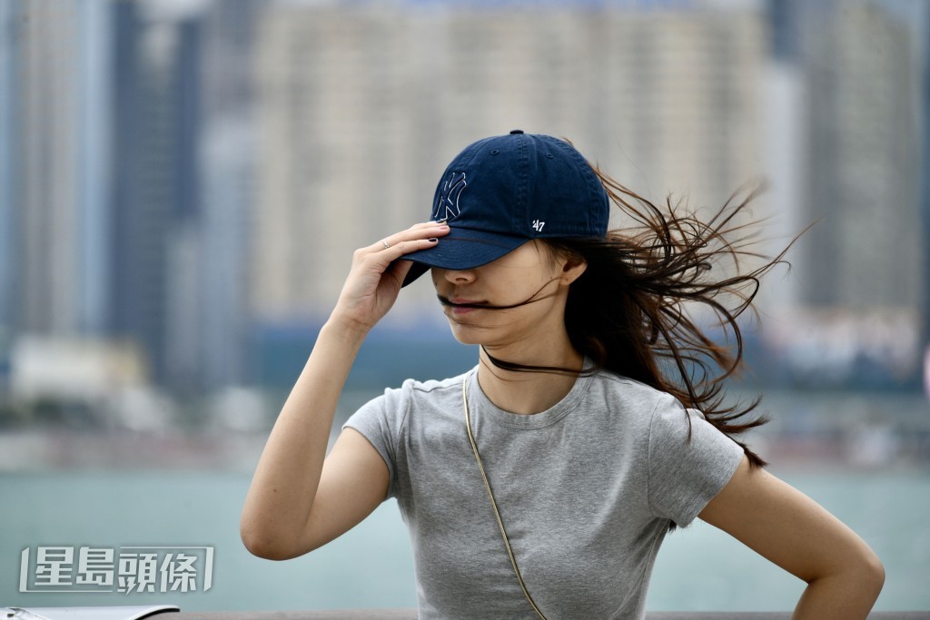 熱帶氣旋桃芝於11月13日接近,天文台發出八號烈風或暴風信號,創下歷年最遲發出八號烈風或暴風信號。資料圖片 熱帶氣旋桃芝於11月13日接近,天文台發出八號烈風或暴風信號,創下歷年最遲發出八號烈風或暴風信號。資料圖片