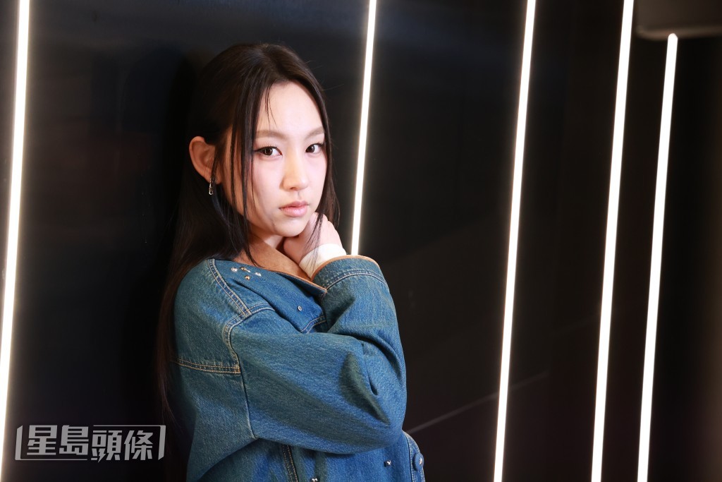 創作新歌時，Gigi將對歌曲的想法告訴填詞人Oscar，幸好對方很理解，出來的歌詞效果亦不俗。