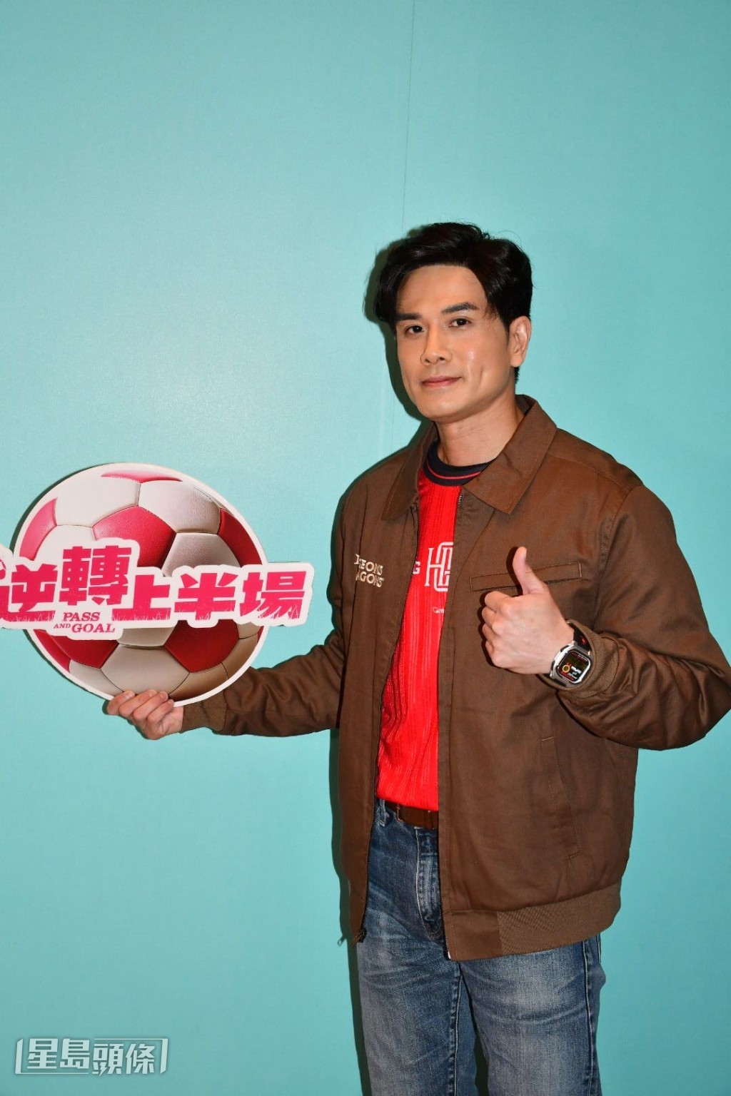 對於好友吳建豪近期被指突然暴瘦,伍允龍說他健碩過我,手瓜好勁。 對於好友吳建豪近期被指突然暴瘦,伍允龍說他健碩過我,手瓜好勁。