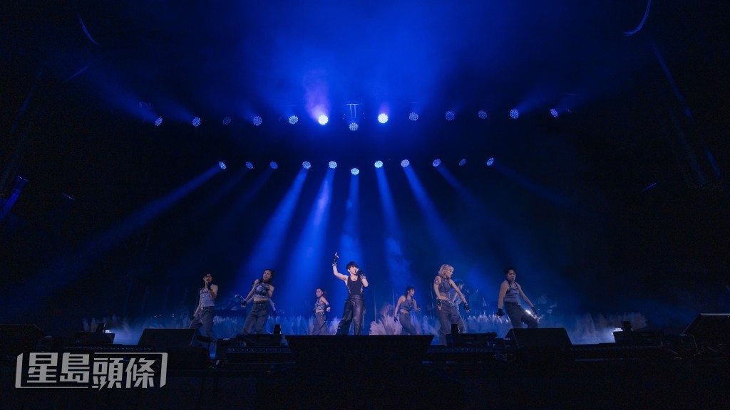 完成昨日墨爾本演出後,明天6月8日將移師悉尼繼續熊澳洲巡唱演出。 完成昨日墨爾本演出後,明天6月8日將移師悉尼繼續熊澳洲巡唱演出。