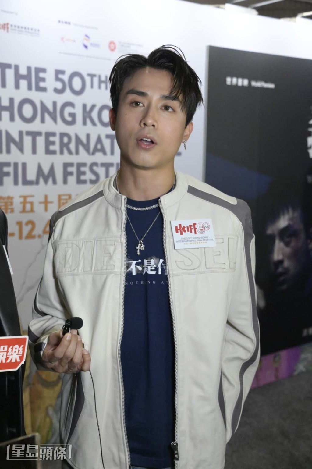 对于近日有粉丝称他做“叔叔”，AK笑说：“童言无忌，我不介意。”