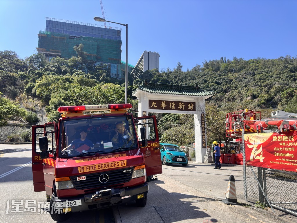 消防到場將火救熄。梁國峰攝 消防到場將火救熄。梁國峰攝