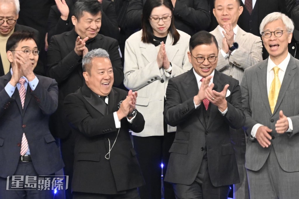 對於王祖藍扮阿叻的訪問，曾志偉表示無嬲。